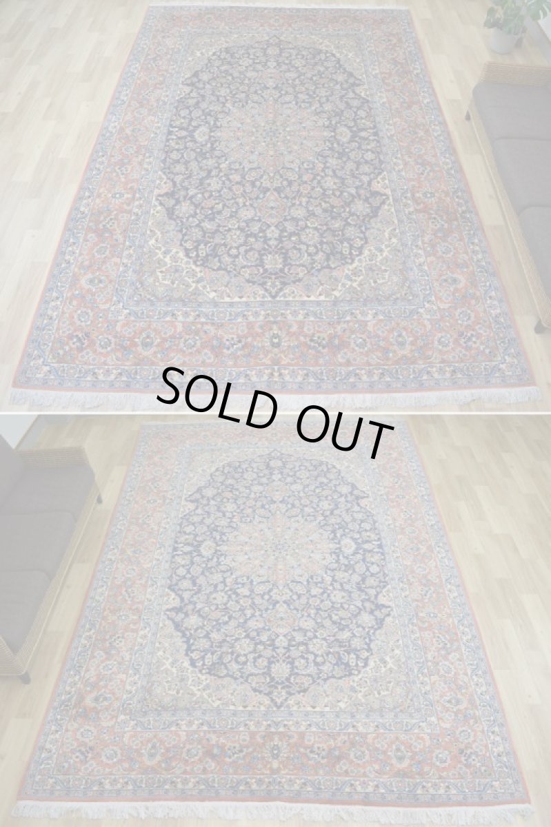 画像8: 極上美品 ペルシャ 絨毯 サルーク産 縦3.7m 横2.6m 10㎡ 〜10帖 リビング ダイニング 客室 大判 サイズ 367 x 255 cm No.518 天然 ウール 手織り ハンドメイド ラグ マット カーペット 淡色 ネイビー オレンジ サーモンピンク 大きなお部屋に 中古品に抵抗のある方にもおすすめです。 s-518-367255s0031-0961 (8)