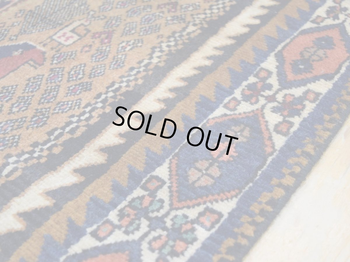 画像12: 良品 ペルシャ 絨毯 シールジャーン 縦2m 横1.5m 3.1㎡ 〜3帖 リビング ダイニング 2〜3人掛けソファ サイズ 207 x 148 cm E124 天然 ウール 手織り ハンドメイド トライバル ラグ 部族絨毯 マット カーペット 幾何学模様 民族柄 ネイビー ブラウン ギャッベ(ギャベ)をお探しの方にもお勧めです (12)