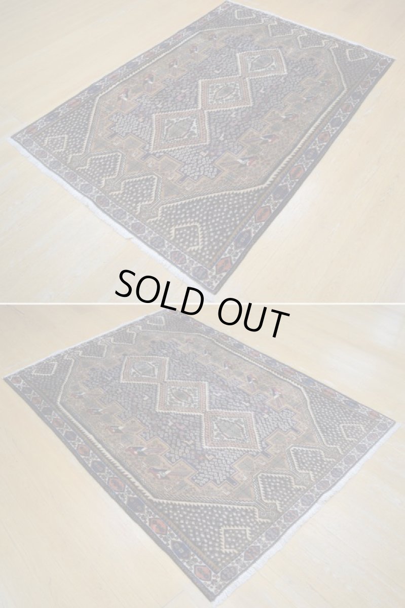 画像5: 良品 ペルシャ 絨毯 シールジャーン 縦2m 横1.5m 3.1㎡ 〜3帖 リビング ダイニング 2〜3人掛けソファ サイズ 207 x 148 cm E124 天然 ウール 手織り ハンドメイド トライバル ラグ 部族絨毯 マット カーペット 幾何学模様 民族柄 ネイビー ブラウン ギャッベ(ギャベ)をお探しの方にもお勧めです (5)