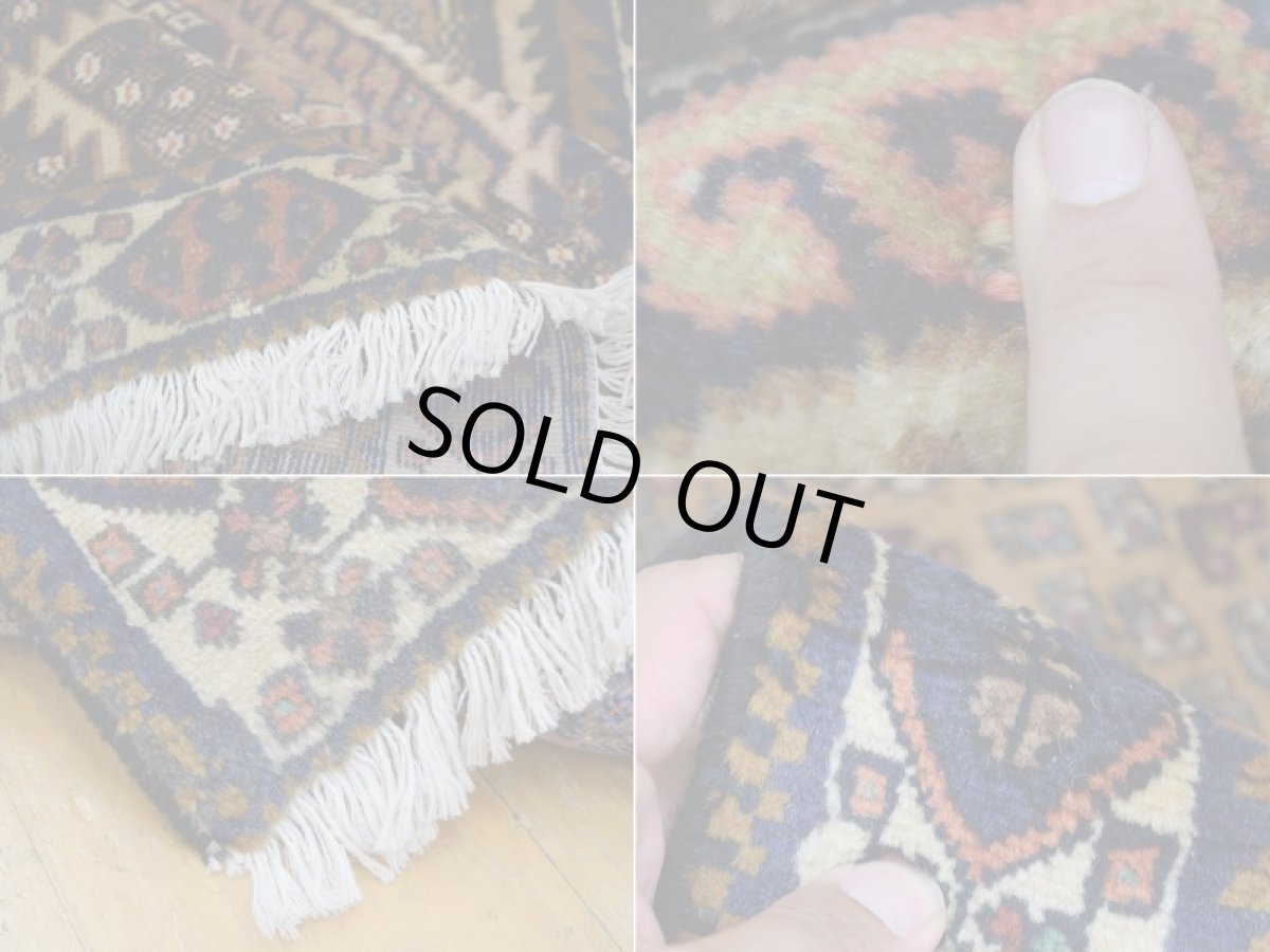 画像18: 良品 ペルシャ 絨毯 シールジャーン 縦2m 横1.5m 3.1㎡ 〜3帖 リビング ダイニング 2〜3人掛けソファ サイズ 207 x 148 cm E124 天然 ウール 手織り ハンドメイド トライバル ラグ 部族絨毯 マット カーペット 幾何学模様 民族柄 ネイビー ブラウン ギャッベ(ギャベ)をお探しの方にもお勧めです (18)