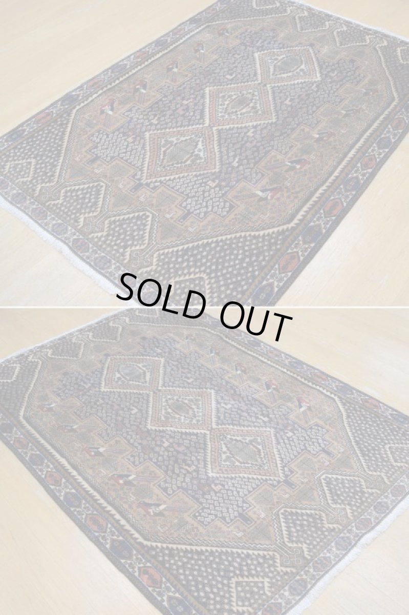 画像6: 良品 ペルシャ 絨毯 シールジャーン 縦2m 横1.5m 3.1㎡ 〜3帖 リビング ダイニング 2〜3人掛けソファ サイズ 207 x 148 cm E124 天然 ウール 手織り ハンドメイド トライバル ラグ 部族絨毯 マット カーペット 幾何学模様 民族柄 ネイビー ブラウン ギャッベ(ギャベ)をお探しの方にもお勧めです (6)