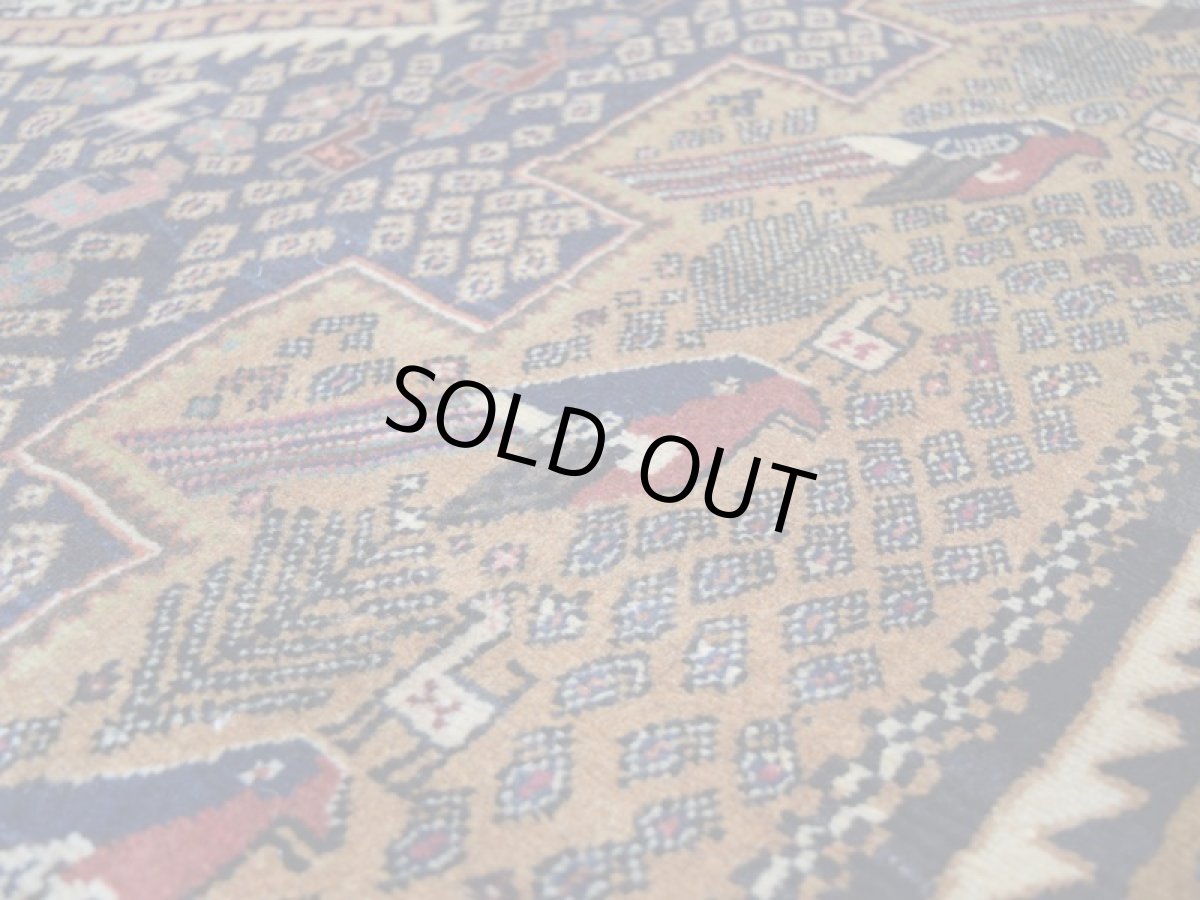 画像11: 良品 ペルシャ 絨毯 シールジャーン 縦2m 横1.5m 3.1㎡ 〜3帖 リビング ダイニング 2〜3人掛けソファ サイズ 207 x 148 cm E124 天然 ウール 手織り ハンドメイド トライバル ラグ 部族絨毯 マット カーペット 幾何学模様 民族柄 ネイビー ブラウン ギャッベ(ギャベ)をお探しの方にもお勧めです (11)