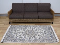 画像1: 新品 ペルシャ 絨毯 ナイン 9la ノーラー 縦1.6m 横1m センター 2人掛け ソファ サイズ 154 x 100 cm No.G56 ウール 手織り ラグ ハンドメイド カーペット 敷物 クラシック スタイル クリーム 生成り 白 アイボリー クリーム (1)