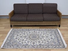 画像1: 新品 ペルシャ 絨毯 ナイン 9la ノーラー 縦1.6m 横1m センター 2人掛け ソファ サイズ 154 x 100 cm No.G56 ウール 手織り ラグ ハンドメイド カーペット 敷物 クラシック スタイル クリーム 生成り 白 アイボリー クリーム (1)