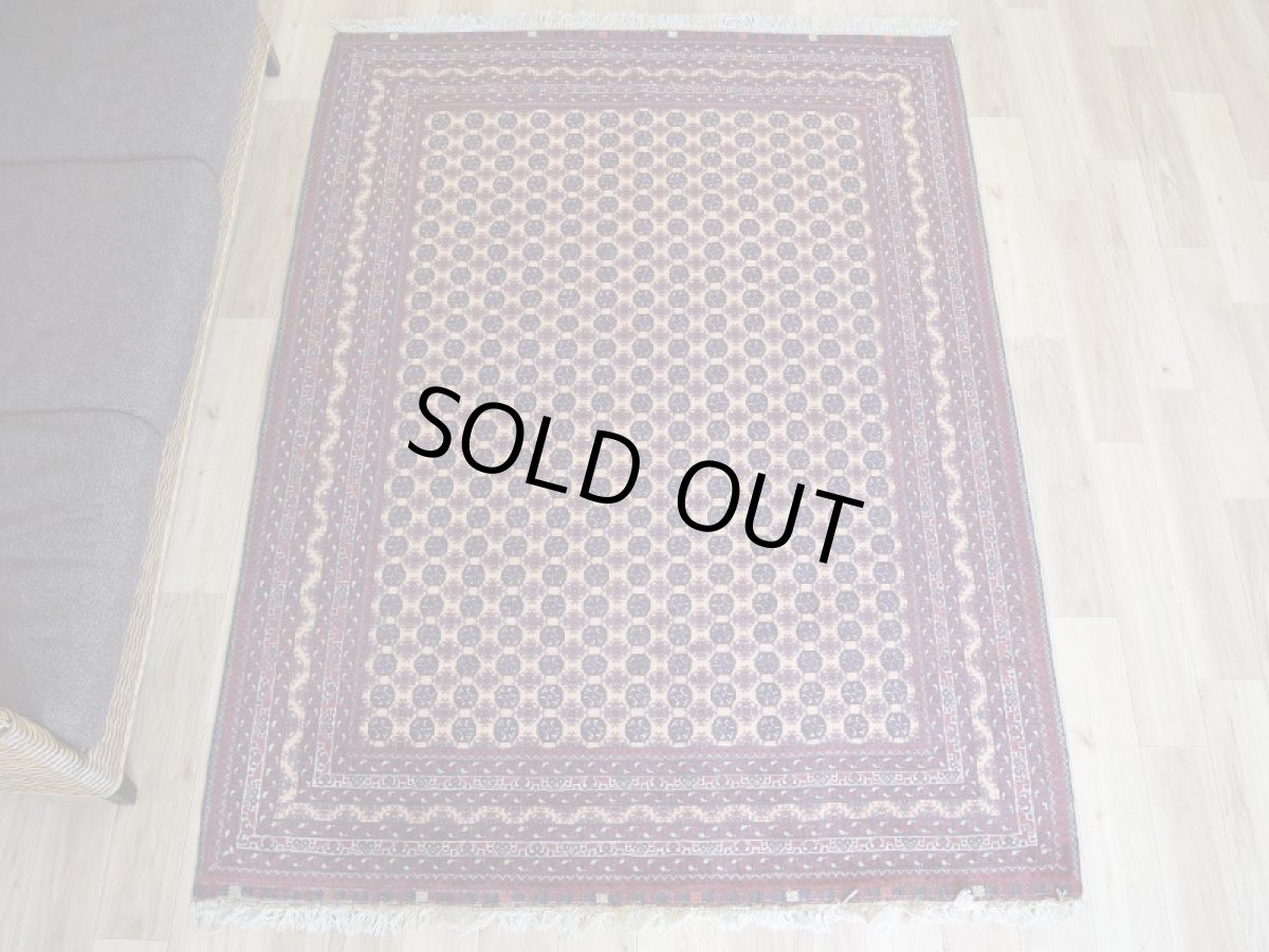 画像10: 美品 ペルシャ 絨毯 トルクメン 縦2m 3㎡ ~3帖 リビング ダイニング 3人掛けソファ サイズ 195 x 150 cm No.526 草木染 ウール 手織り ハンドメイド トライバル ラグ カーペット 赤茶 エンジ 幾何学模様 民族柄 フリンジセルビッジキリム (10)