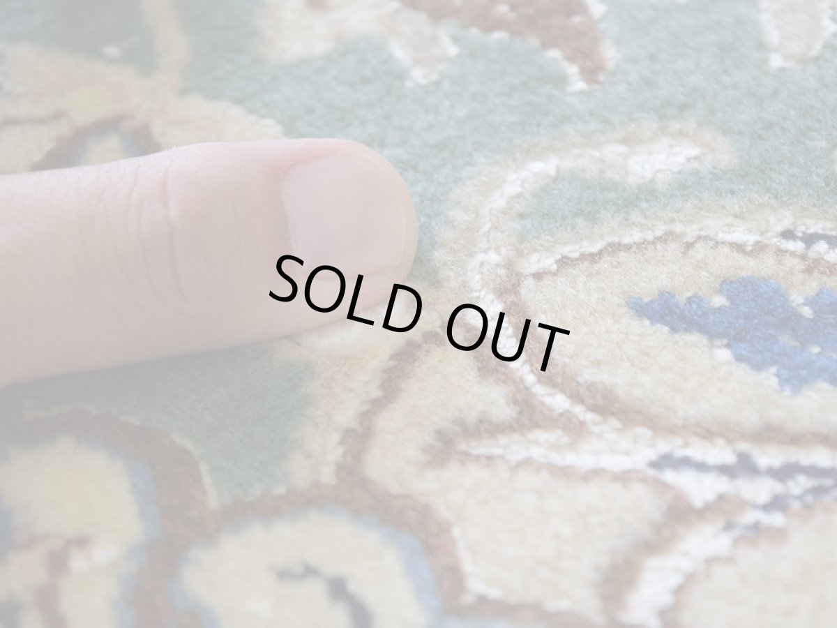 画像10: 美品 ペルシャ 絨毯 ナイン 産 9la ノーラー ノーフラ― 縦3m 横2m 6㎡ 〜6帖程度 リビング ダイニング 3人掛けソファ コーナーソファ 大判 サイズ 302 x 202 cm No.503 天然 ウール シルク 手織り トライバル ラグ 敷物 マット カーペット メダリオン ヴィンテージ ビンテージ 中古品に抵抗のある方にもおすすめです。 a-503-302202s0811-4351 (10)