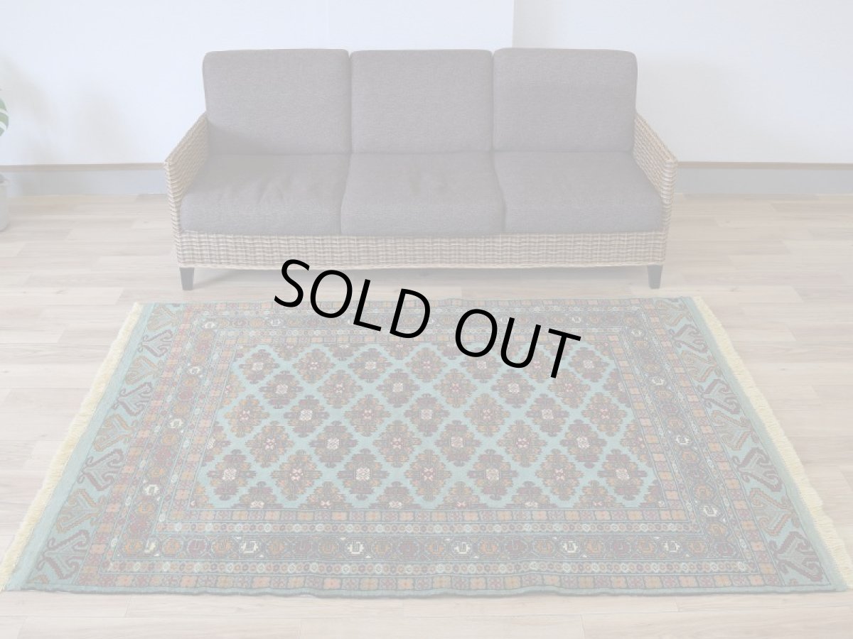 画像2: 新品 ペルシャ 絨毯 トルクメン 縦2m 3㎡ ~3帖 リビング ダイニング 3人掛けソファ サイズ 190 x 136 cm No.519 草木染 ウール 手織り ハンドメイド トライバル ラグ カーペット グリーン 幾何学模様 民族柄 フリンジキリム (2)