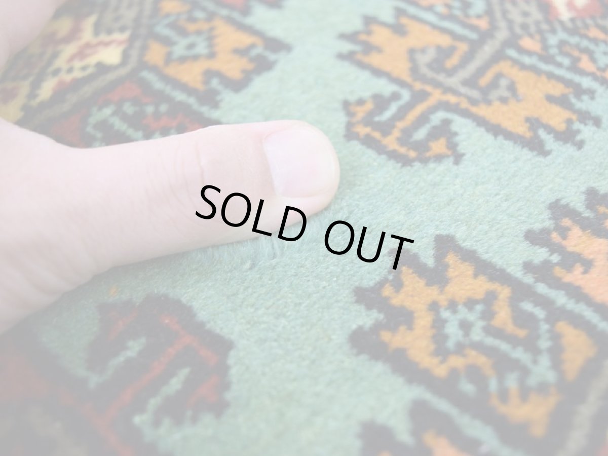 画像11: 新品 ペルシャ 絨毯 トルクメン 縦2m 3㎡ ~3帖 リビング ダイニング 3人掛けソファ サイズ 190 x 136 cm No.519 草木染 ウール 手織り ハンドメイド トライバル ラグ カーペット グリーン 幾何学模様 民族柄 フリンジキリム (11)