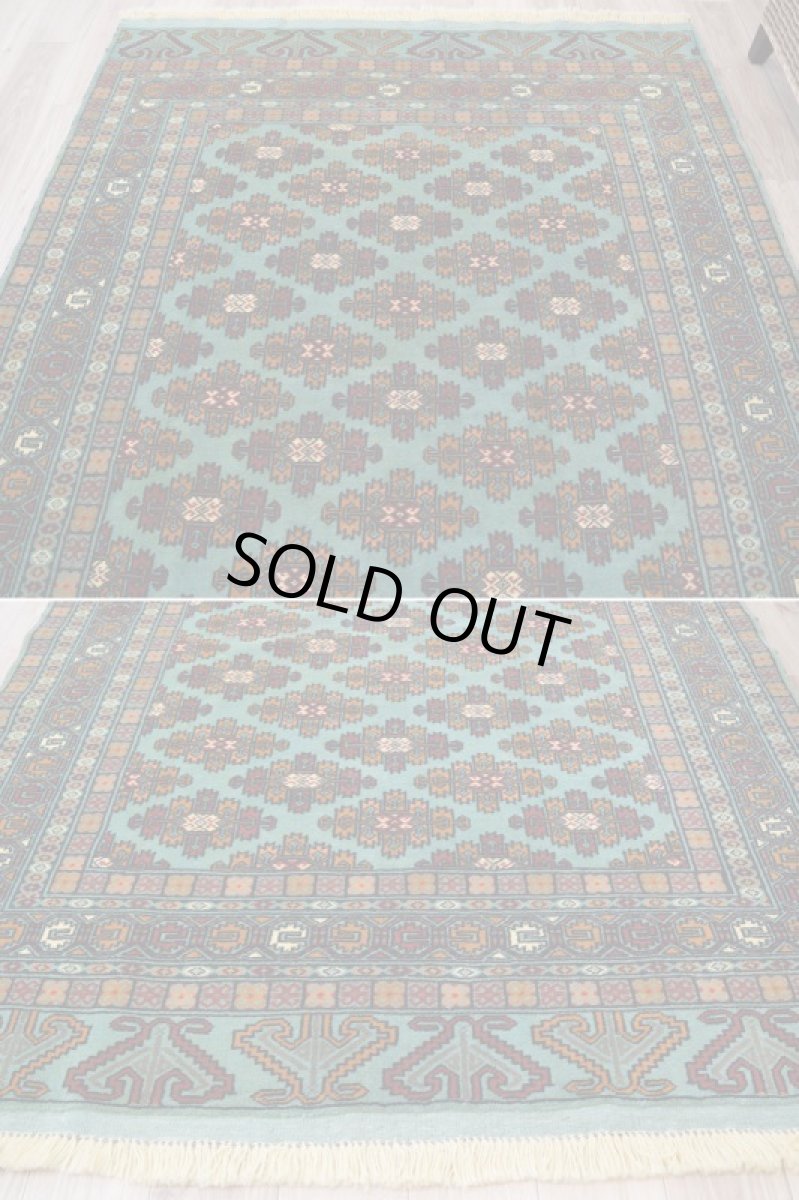 画像8: 新品 ペルシャ 絨毯 トルクメン 縦2m 3㎡ ~3帖 リビング ダイニング 3人掛けソファ サイズ 190 x 136 cm No.519 草木染 ウール 手織り ハンドメイド トライバル ラグ カーペット グリーン 幾何学模様 民族柄 フリンジキリム (8)