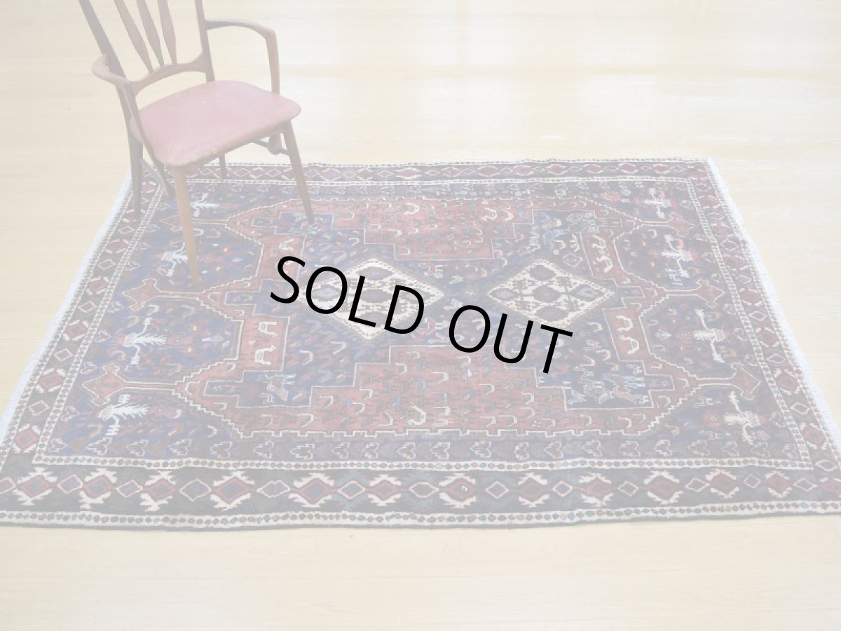 画像2: 良品 ペルシャ 絨毯 シールジャーン 縦2m 横1.5m 3.5㎡ 〜3帖 リビング ダイニング 2〜3人掛けソファ サイズ 216 x 160 cm No.E125 天然 肉厚 ウール 手織り ハンドメイド トライバル ラグ 部族絨毯 マット カーペット 動物 民族柄 ネイビー 赤 エンジ ギャッベ(ギャベ)をお探しの方にもお勧めです b-E125-216160h054p (2)