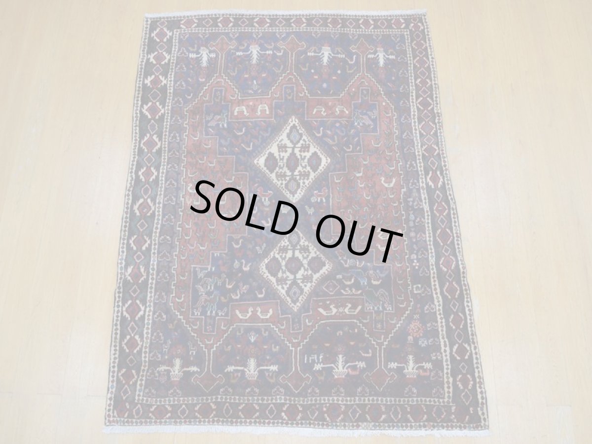 画像3: 良品 ペルシャ 絨毯 シールジャーン 縦2m 横1.5m 3.5㎡ 〜3帖 リビング ダイニング 2〜3人掛けソファ サイズ 216 x 160 cm No.E125 天然 肉厚 ウール 手織り ハンドメイド トライバル ラグ 部族絨毯 マット カーペット 動物 民族柄 ネイビー 赤 エンジ ギャッベ(ギャベ)をお探しの方にもお勧めです b-E125-216160h054p (3)