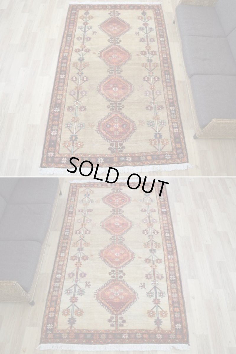 画像7: 良品 ペルシャ ギャッベ 縦2.5m 横1.5m 3.5㎡ 〜3帖 リビング ダイニング 3人掛けソファ サイズ 240 x 146 cm No.H104 天然 ウール 手織り ハンドメイド トライバル ラグ 部族絨毯 マット カーペット 民族柄 生成り クリーム グラデーション ギャベ ビンテージ b-H104-240146h054-585 (7)