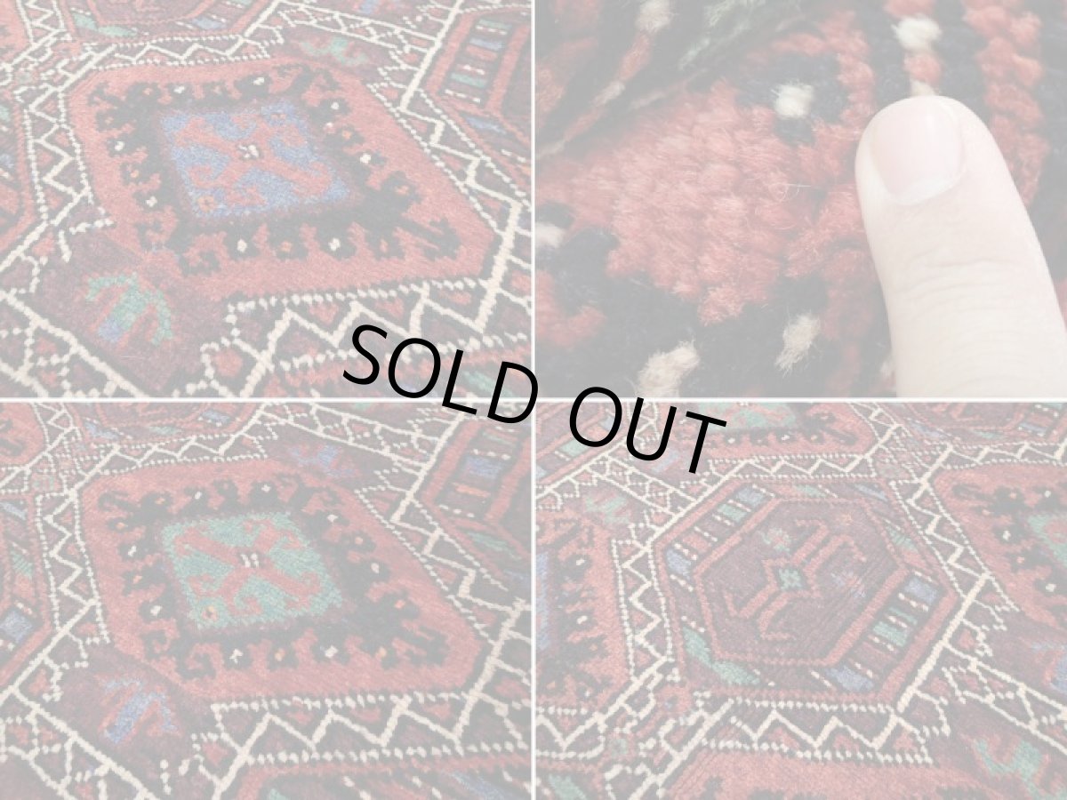 画像16: 良品 ペルシャ 絨毯 トルクメン 縦3m 横1.7m 5㎡ 6帖 リビング ダイニング 3人掛けソファ サイズ 300 x 170 cm No.A174 天然 ウール 手織り ハンドメイド トライバル ラグ マット カーペット 赤 エンジ インディゴブルー 幾何学模様 民族柄 ビンテージ ヴィンテージ b-A174-300170h864-063 (16)