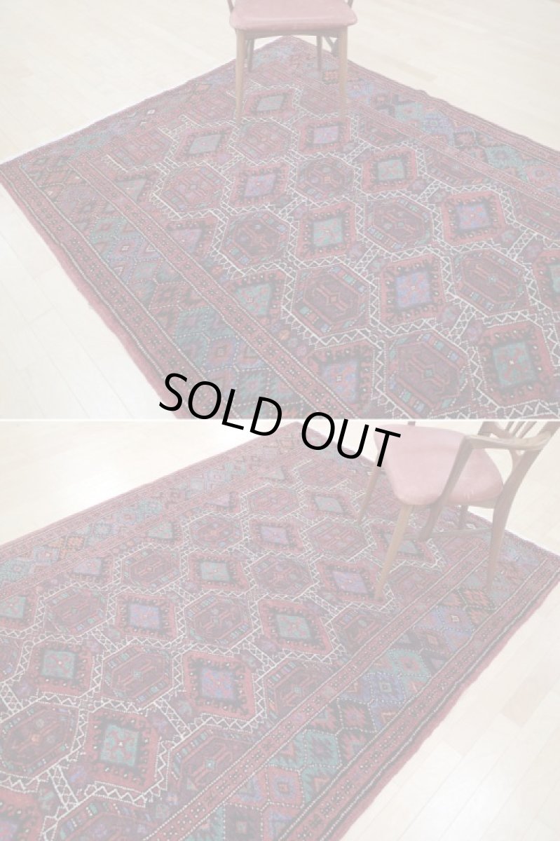 画像4: 良品 ペルシャ 絨毯 トルクメン 縦3m 横1.7m 5㎡ 6帖 リビング ダイニング 3人掛けソファ サイズ 300 x 170 cm No.A174 天然 ウール 手織り ハンドメイド トライバル ラグ マット カーペット 赤 エンジ インディゴブルー 幾何学模様 民族柄 ビンテージ ヴィンテージ b-A174-300170h864-063 (4)