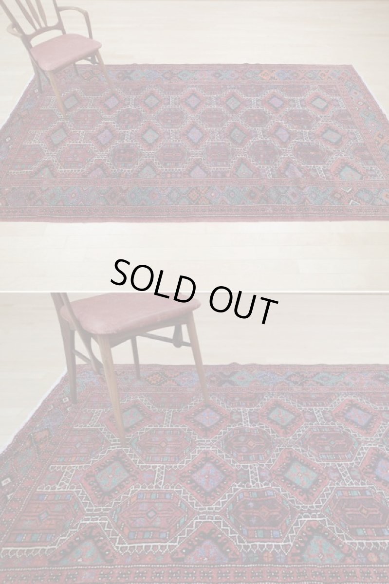 画像3: 良品 ペルシャ 絨毯 トルクメン 縦3m 横1.7m 5㎡ 6帖 リビング ダイニング 3人掛けソファ サイズ 300 x 170 cm No.A174 天然 ウール 手織り ハンドメイド トライバル ラグ マット カーペット 赤 エンジ インディゴブルー 幾何学模様 民族柄 ビンテージ ヴィンテージ b-A174-300170h864-063 (3)