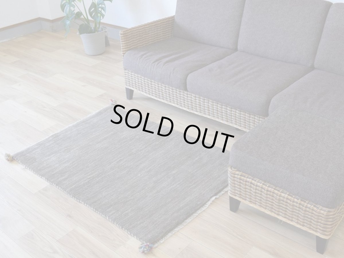 画像5: 新品 ペルシャ ギャッベ 縦1.2m アクセント ラグ サイズ 113 x 79 cm No.481 超肉厚 天然 草木染 ウール 手織り ハンドメイド ギャベ マット カーペット  シンプル プレーン グレー n-481-113079s57-89 (5)