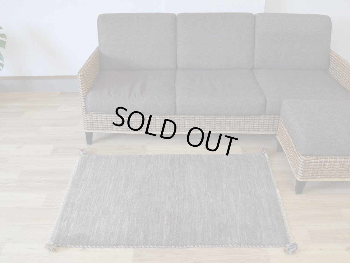 画像2: 新品 ペルシャ ギャッベ 縦1.2m アクセント ラグ サイズ 113 x 79 cm No.481 超肉厚 天然 草木染 ウール 手織り ハンドメイド ギャベ マット カーペット  シンプル プレーン グレー n-481-113079s57-89 (2)