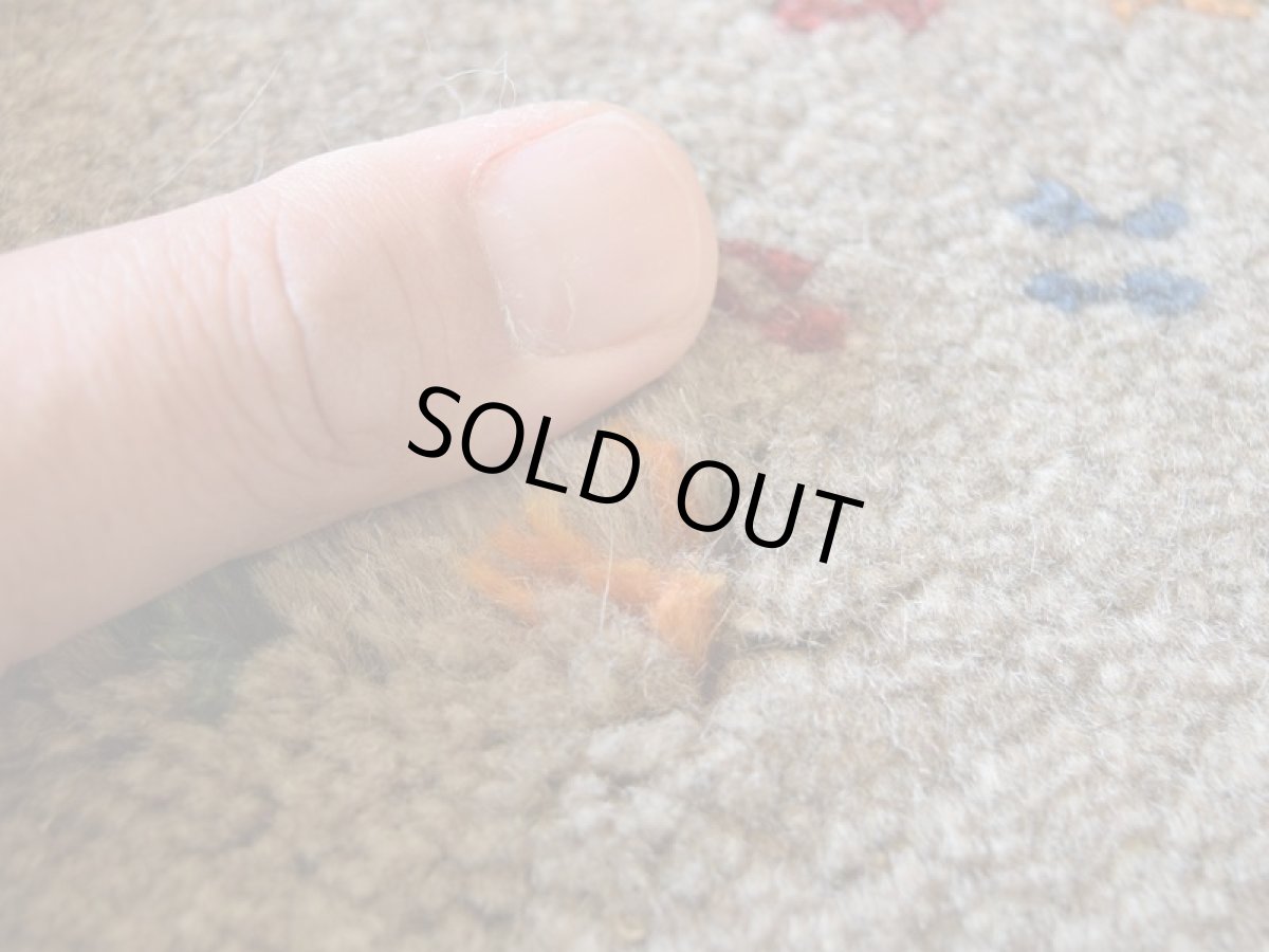 画像12: 新品 ペルシャ ギャッベ 縦1.2m アクセント ラグ サイズ 110 x 83 cm No.438 超肉厚 天然 草木染 ウール 手織り ハンドメイド ギャベ マット カーペット  生命の樹 花 民族柄 グレー (12)