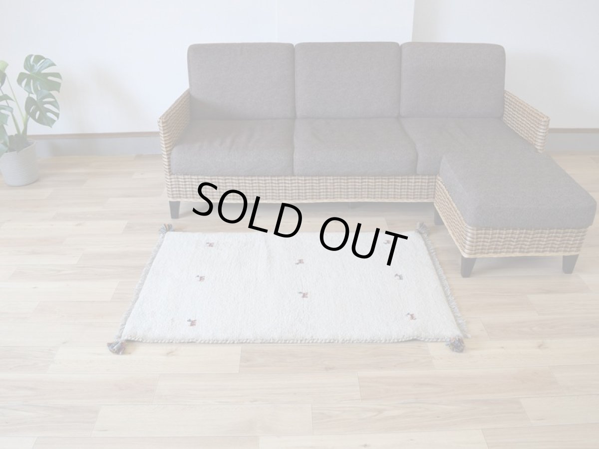 画像2: 新品 ペルシャ ギャッベ 縦1.2m アクセント ラグ サイズ 115 x 75 cm No.488 超肉厚 天然 草木染 ウール 手織り ハンドメイド ギャベ マット カーペット  動物 鹿 民族柄 生成り クリーム 白 ホワイト (2)