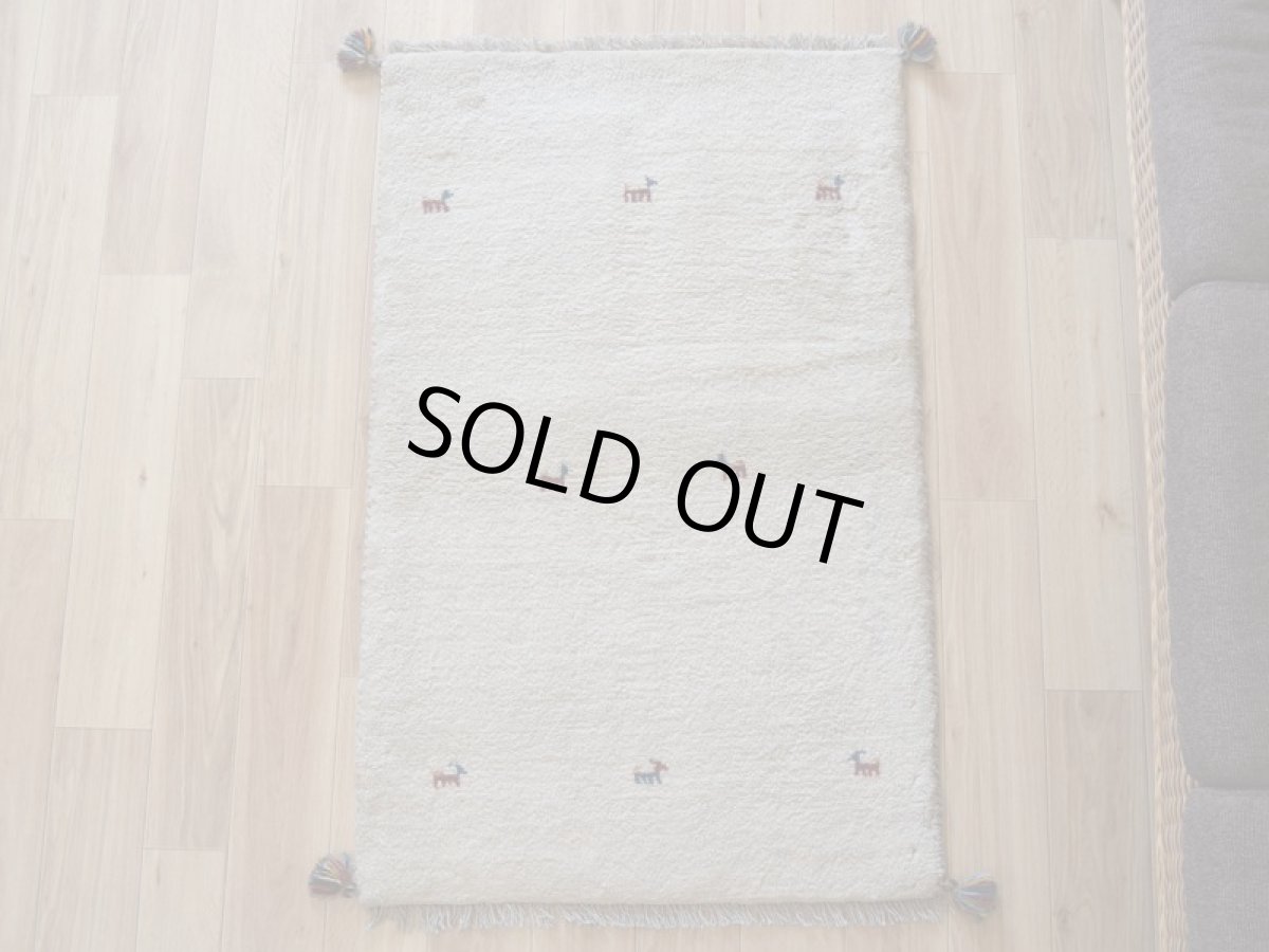 画像4: 新品 ペルシャ ギャッベ 縦1.2m アクセント ラグ サイズ 115 x 75 cm No.488 超肉厚 天然 草木染 ウール 手織り ハンドメイド ギャベ マット カーペット  動物 鹿 民族柄 生成り クリーム 白 ホワイト (4)