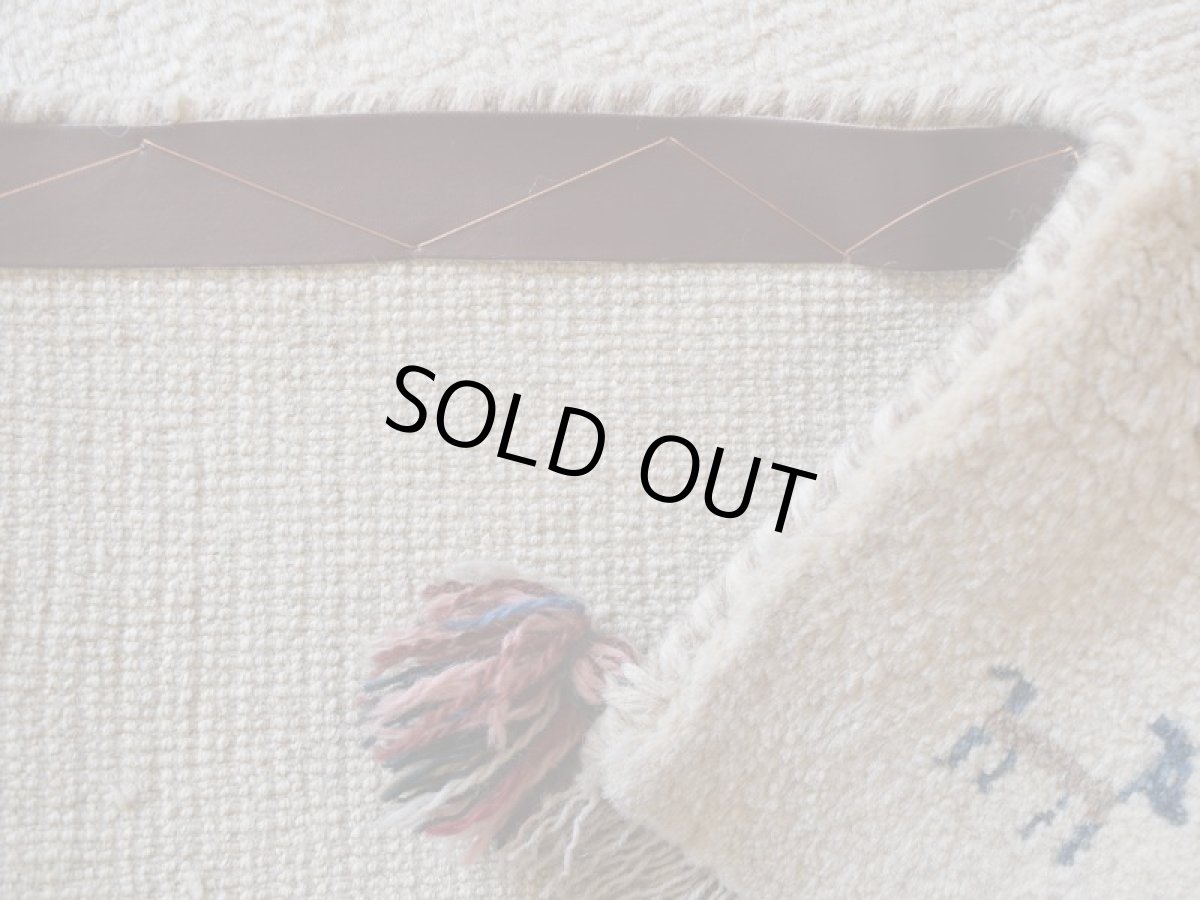 画像16: 新品 ペルシャ ギャッベ 縦1.2m アクセント ラグ サイズ 110 x 80 cm No.473 肉厚 天然 草木染 ウール 手織り ハンドメイド ギャベ マット カーペット  動物 鹿 民族柄 生成り クリーム 白 ホワイト n-473-11080s57 (16)