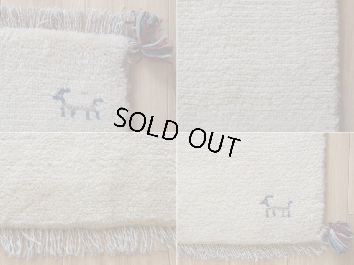 画像18: 新品 ペルシャ ギャッベ 縦1.2m アクセント ラグ サイズ 110 x 80 cm No.473 肉厚 天然 草木染 ウール 手織り ハンドメイド ギャベ マット カーペット  動物 鹿 民族柄 生成り クリーム 白 ホワイト n-473-11080s57 (18)