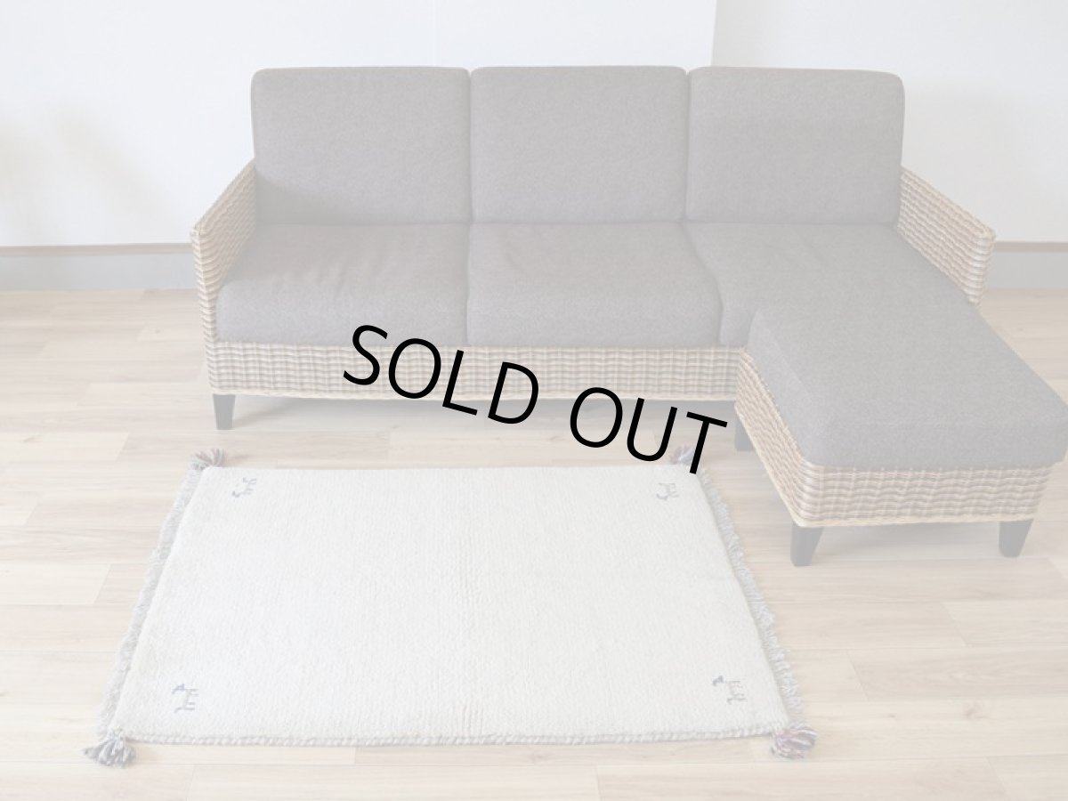 画像2: 新品 ペルシャ ギャッベ 縦1.2m アクセント ラグ サイズ 110 x 80 cm No.473 肉厚 天然 草木染 ウール 手織り ハンドメイド ギャベ マット カーペット  動物 鹿 民族柄 生成り クリーム 白 ホワイト n-473-11080s57 (2)