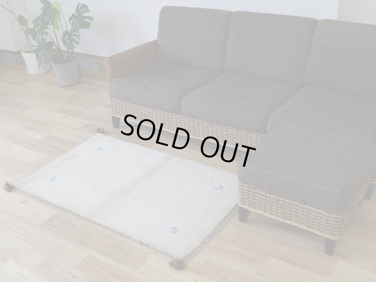 画像3: 新品 ペルシャ ギャッベ 縦1.2m アクセント ラグ サイズ 120 x 75 cm No.487 肉厚 天然 草木染 ウール 手織り ハンドメイド ギャベ マット カーペット  動物 鹿 民族柄 生成り クリーム 白ホワイト系 n-487-120075s57-89 (3)