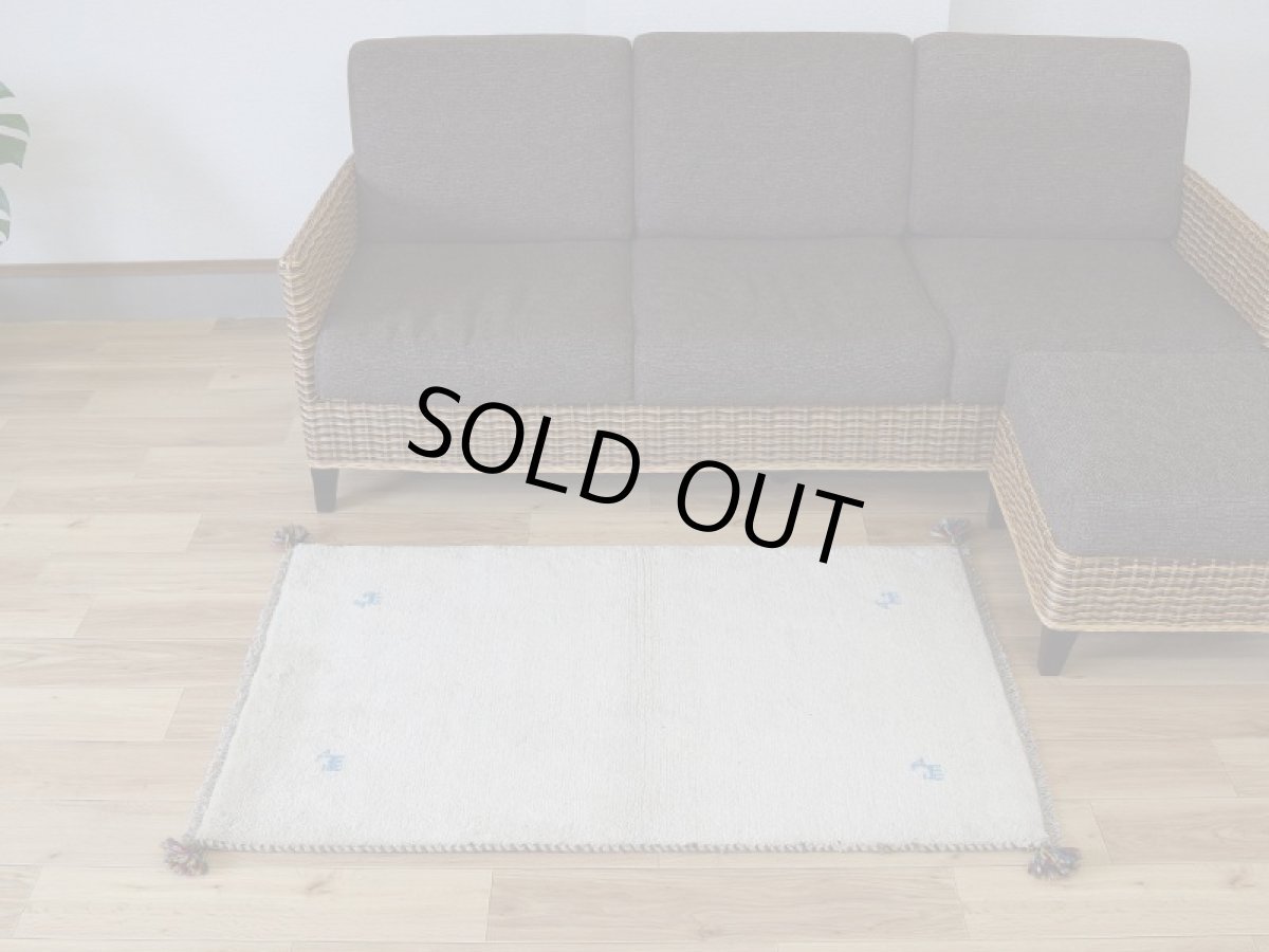 画像2: 新品 ペルシャ ギャッベ 縦1.2m アクセント ラグ サイズ 120 x 75 cm No.487 肉厚 天然 草木染 ウール 手織り ハンドメイド ギャベ マット カーペット  動物 鹿 民族柄 生成り クリーム 白ホワイト系 n-487-120075s57-89 (2)