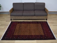 画像2: 美品 ペルシャ 部族絨毯 バルーチ 縦1.7m 横1.2m 1.9㎡ 〜2帖 リビング ダイニング 2〜3人掛けソファ センターテーブル サイズ 165 x 117 cm No.H18 天然 ウール 手織り トライバル ラグ 敷物 マット カーペット 幾何学模様 ヴィンテージ ビンテージ 中古品に抵抗のある方にもおすすめです。a-H18-165117h003 (2)