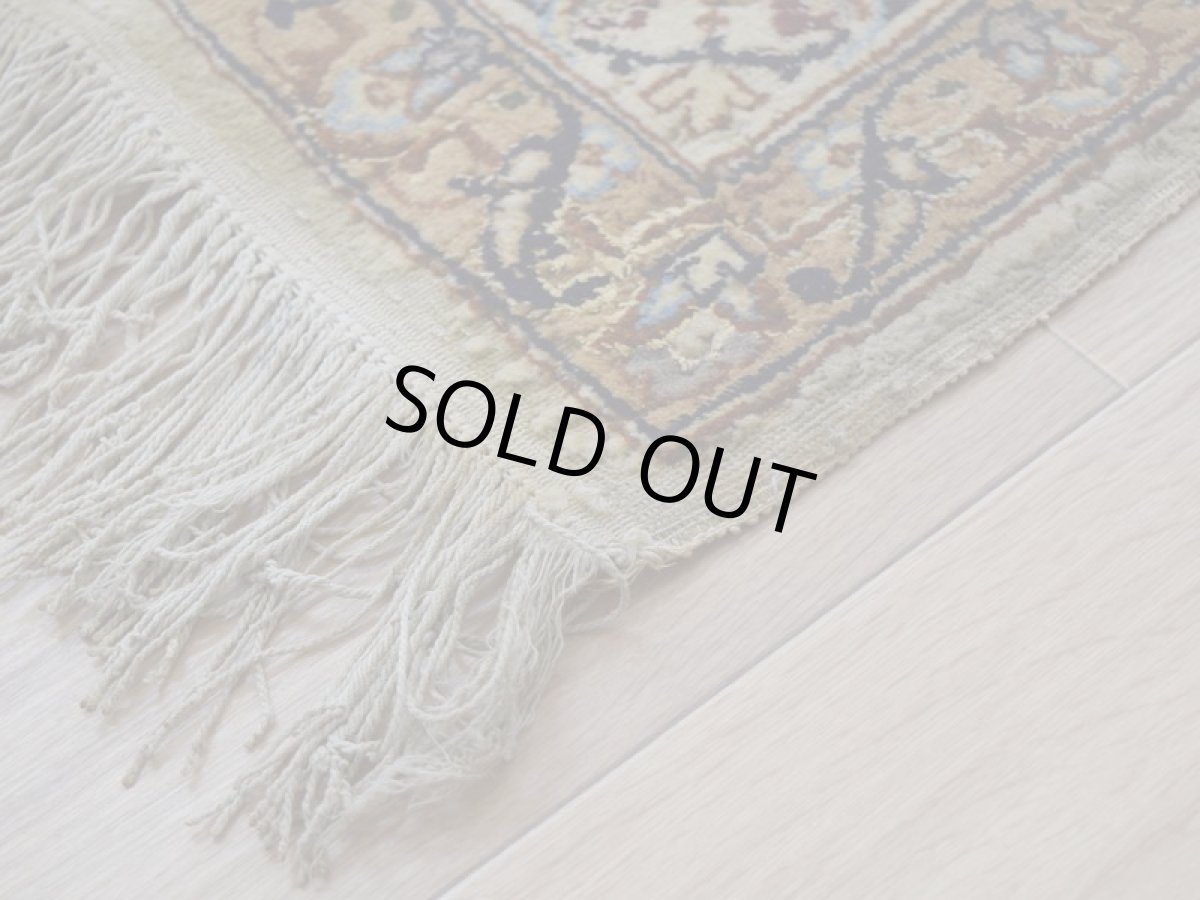 画像14: 【中古品】ペルシャ 絨毯 ナイン 9la 縦2.5m 横1.5m 〜4㎡ 〜3帖程度 リビング ダイニング 3人掛けソファ コーナーソファ 大判 サイズ 250 x 160 cm No.D2 天然 ウール シルク 手織り トライバル ラグ 敷物 マット カーペット メダリオン ヴィンテージ ビンテージ【難あり】 (14)