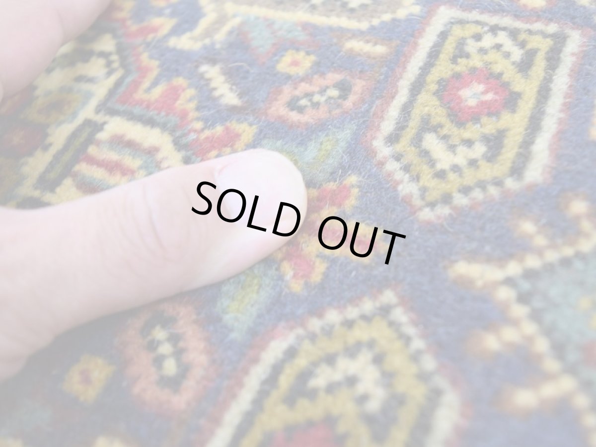 画像17: 【中古品】ペルシャ 絨毯 タブリーズ 縦3m 横2m 〜6㎡ 〜6帖 リビング ダイニング 3人掛けソファ コーナーソファ 大判 サイズ 271 x 180 cm No.D1 天然 ウール 手織り トライバル ラグ 敷物 マット カーペット メダリオン ヴィンテージ ビンテージ【難あり】 (17)