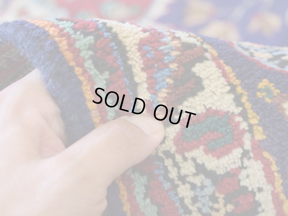 画像13: 良品 ペルシャ 絨毯 タブリーズ 縦3m 横2m 6㎡ 〜6帖 リビング ダイニング 3人掛けソファ コーナーソファ 大判 サイズ 315 x 210 cm No.A108 肉厚 天然 ウール 手織り トライバル ラグ 敷物 マット カーペット メダリオン ヴィンテージ ビンテージ 青 紺 b-A108-315210h014-035 (13)