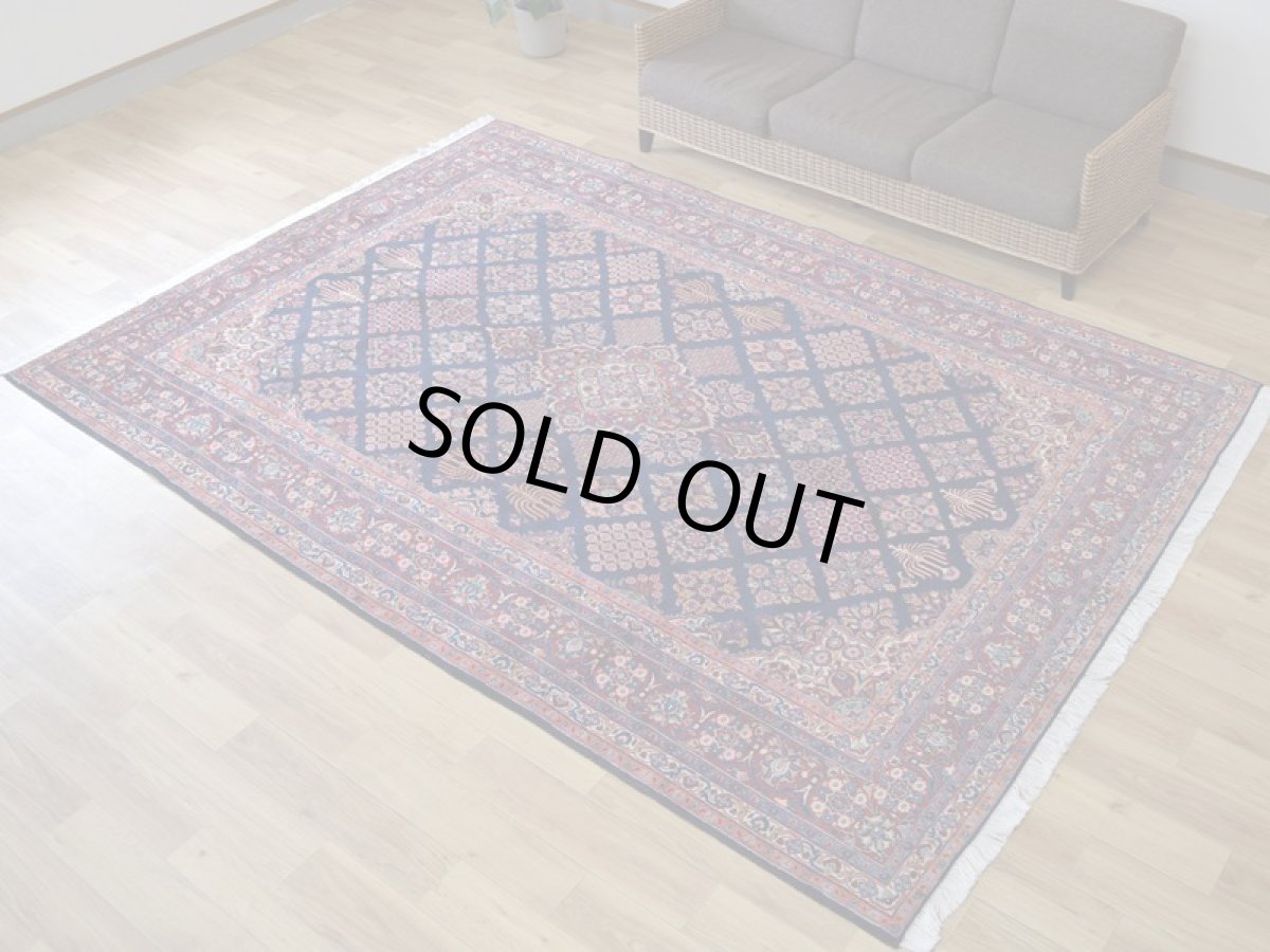 画像3: 美品 ペルシャ 絨毯 ハマダン 産 縦3m 横2m 6㎡ 〜6帖程度 リビング ダイニング 3人掛けソファ コーナーソファ 大判 サイズ 309 x 214 cm No.H109 天然 ウール 手織り トライバル ラグ 敷物 マット カーペット メダリオン ハジハノミ柄 ヴィンテージ ビンテージ 中古品に抵抗のある方にもおすすめです。 a-H109-309214h096 (3)