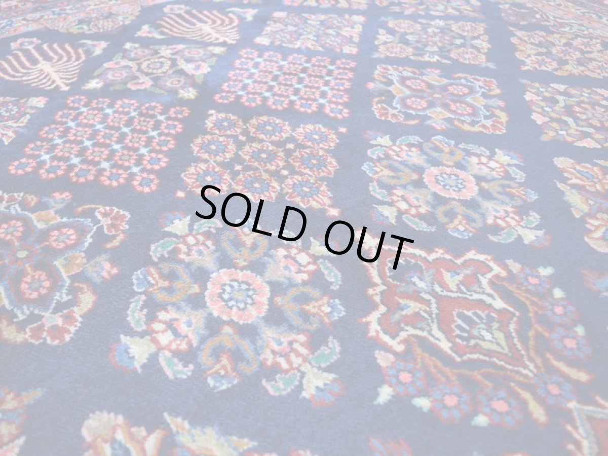 画像10: 美品 ペルシャ 絨毯 ハマダン 産 縦3m 横2m 6㎡ 〜6帖程度 リビング ダイニング 3人掛けソファ コーナーソファ 大判 サイズ 309 x 214 cm No.H109 天然 ウール 手織り トライバル ラグ 敷物 マット カーペット メダリオン ハジハノミ柄 ヴィンテージ ビンテージ 中古品に抵抗のある方にもおすすめです。 a-H109-309214h096 (10)