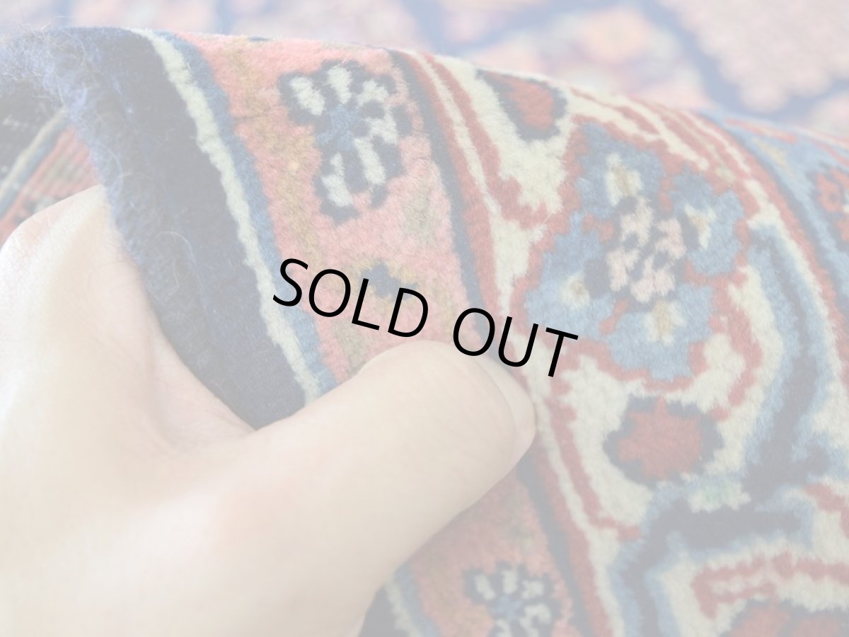 画像12: 美品 ペルシャ 絨毯 ハマダン 産 縦3m 横2m 6㎡ 〜6帖程度 リビング ダイニング 3人掛けソファ コーナーソファ 大判 サイズ 309 x 214 cm No.H109 天然 ウール 手織り トライバル ラグ 敷物 マット カーペット メダリオン ハジハノミ柄 ヴィンテージ ビンテージ 中古品に抵抗のある方にもおすすめです。 a-H109-309214h096 (12)