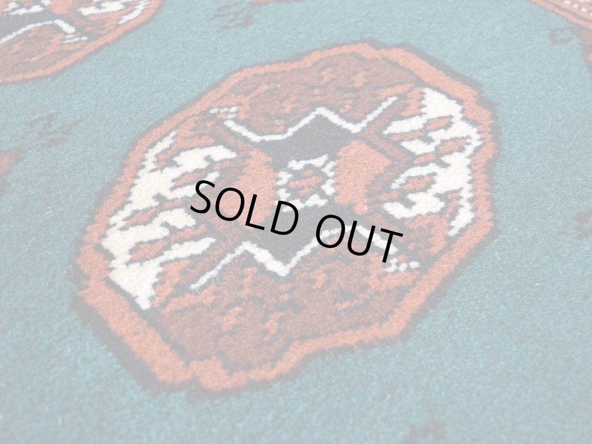 画像12: 新品 ペルシャ 絨毯 トルクメン 縦1.2m 横0.8m アクセント サイズ 123 x 80 cm No.194 天然 肉厚 ウール 手織り ハンドメイド トライバル ラグ マット カーペット 赤 エンジ  グリーン ギュル 幾何学模様 民族柄 n-194-12380s001 (12)