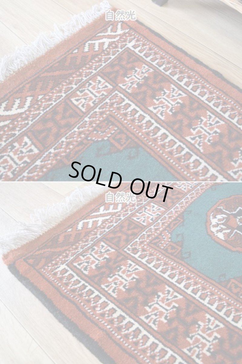 画像8: 新品 ペルシャ 絨毯 トルクメン 縦1.2m 横0.8m アクセント サイズ 123 x 80 cm No.194 天然 肉厚 ウール 手織り ハンドメイド トライバル ラグ マット カーペット 赤 エンジ  グリーン ギュル 幾何学模様 民族柄 n-194-12380s001 (8)