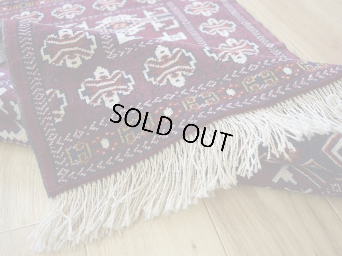 画像14: 新品 ペルシャ 絨毯 トルクメン 縦1.2m 横0.9m アクセント サイズ 114 x 82 cm No.35 天然 肉厚 ウール 手織り ハンドメイド トライバル ラグ マット カーペット 赤 エンジ  グリーン ギュル 幾何学模様 民族柄 n-35-11482s001 (14)