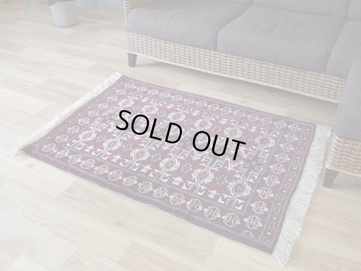 画像2: 新品 ペルシャ 絨毯 トルクメン 縦1.2m 横0.9m アクセント サイズ 114 x 82 cm No.35 天然 肉厚 ウール 手織り ハンドメイド トライバル ラグ マット カーペット 赤 エンジ  グリーン ギュル 幾何学模様 民族柄 n-35-11482s001 (2)