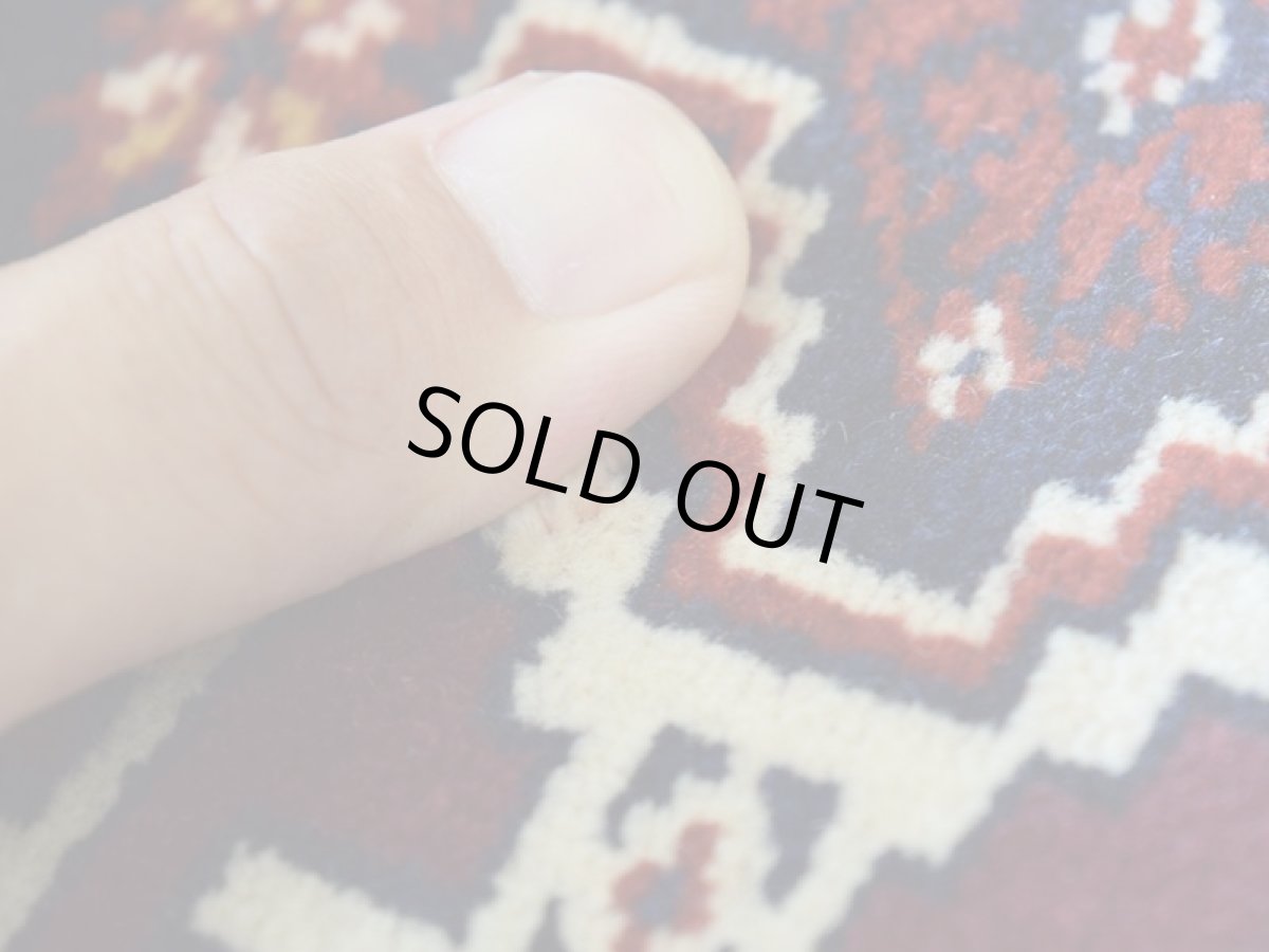 画像10: 新品 ペルシャ 絨毯 トルクメン 縦1.2m 横0.9m アクセント サイズ 114 x 82 cm No.35 天然 肉厚 ウール 手織り ハンドメイド トライバル ラグ マット カーペット 赤 エンジ  グリーン ギュル 幾何学模様 民族柄 n-35-11482s001 (10)