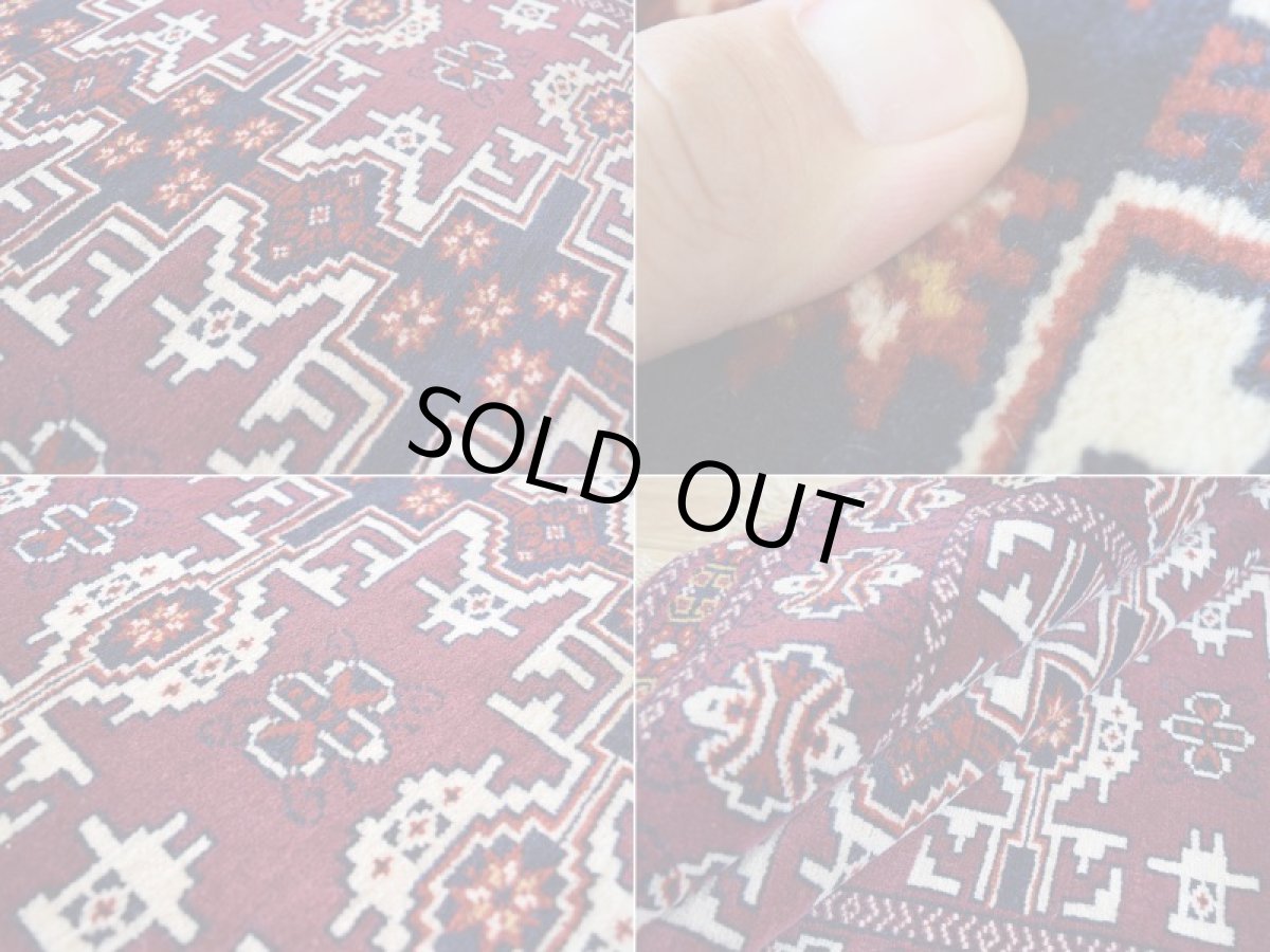 画像17: 新品 ペルシャ 絨毯 トルクメン 縦1.2m 横0.9m アクセント サイズ 114 x 82 cm No.35 天然 肉厚 ウール 手織り ハンドメイド トライバル ラグ マット カーペット 赤 エンジ  グリーン ギュル 幾何学模様 民族柄 n-35-11482s001 (17)