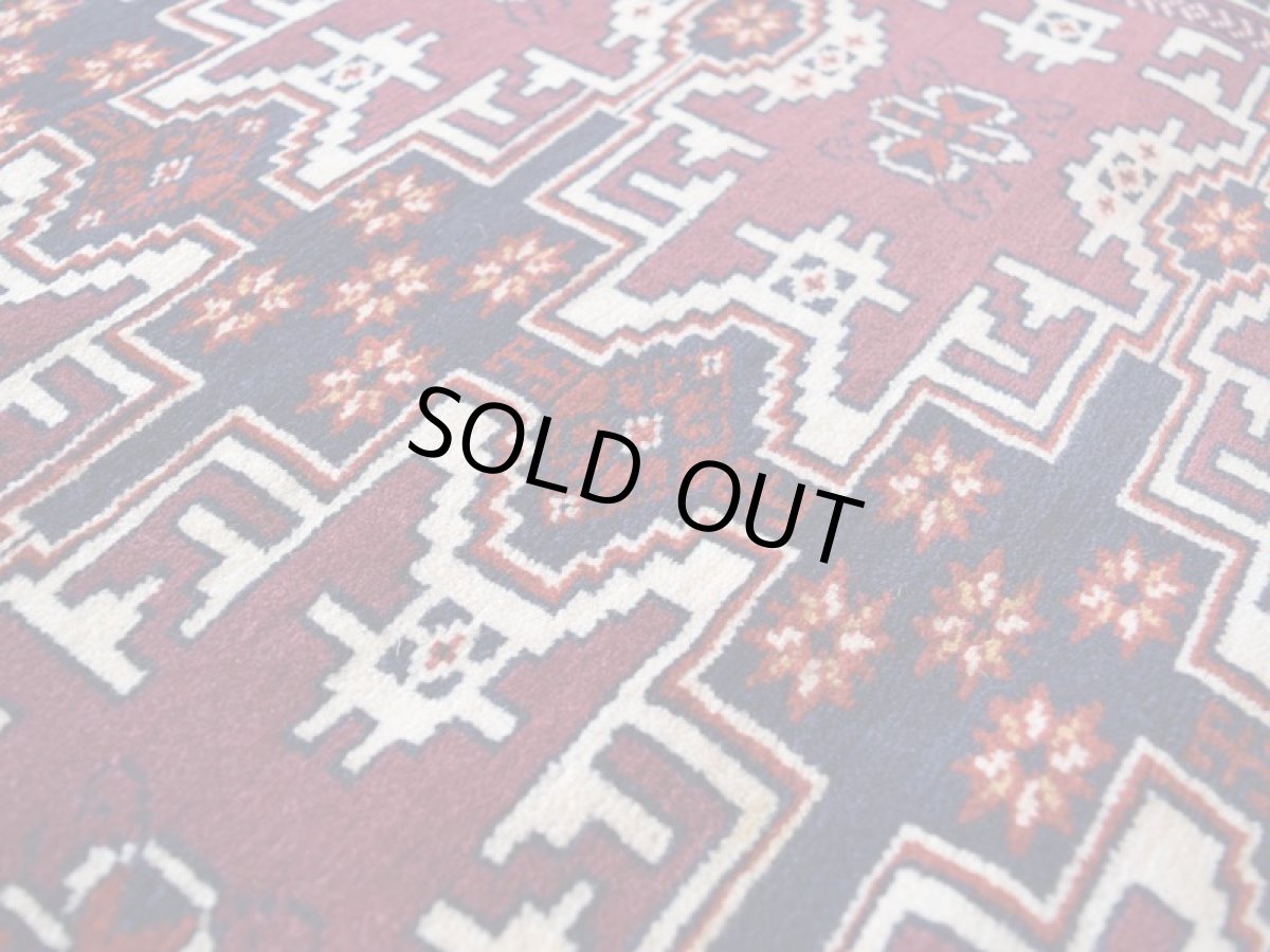 画像11: 新品 ペルシャ 絨毯 トルクメン 縦1.2m 横0.9m アクセント サイズ 114 x 82 cm No.35 天然 肉厚 ウール 手織り ハンドメイド トライバル ラグ マット カーペット 赤 エンジ  グリーン ギュル 幾何学模様 民族柄 n-35-11482s001 (11)