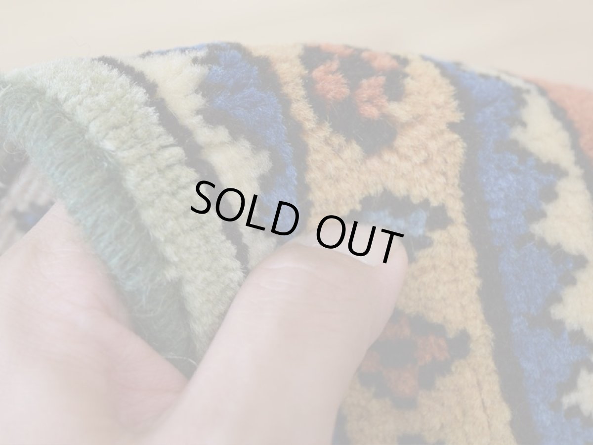 画像13: 美品 ペルシャ 絨毯 トルクメン 縦1.2m 横0.7m アクセント サイズ 120 x 70 cm No.E105 天然 ウール 手織り ハンドメイド トライバル ラグ マット カーペット 生成り グリーン オレンジ カラフル 幾何学模様 民族柄 中古品に抵抗のある方にもお勧めです n-E105-12070s321  (13)