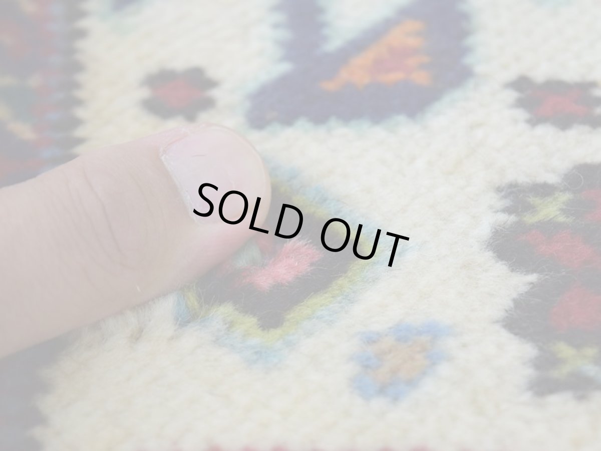 画像9: 良品 ペルシャ 絨毯 タブリーズ 縦3m 横2m 6㎡ 〜6帖 リビング ダイニング 3人掛けソファ コーナーソファ 大判 サイズ 285 x 190 cm No.A115 天然 ウール 手織り トライバル ラグ 敷物 マット カーペット メダリオン ヴィンテージ ビンテージ 赤 b-A115-285190h014-035 (9)