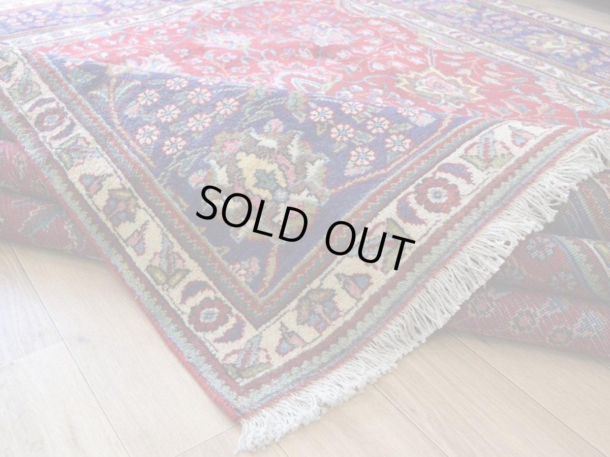 画像14: 良品 ペルシャ 絨毯 タブリーズ 縦3m 横3m 9㎡ 〜8帖 正方形 スクエアタイプ リビング ダイニング 3人掛けソファ コーナーソファ 大判 サイズ 290 x 290 cm No.F153 天然 ウール 手織り トライバル ラグ 敷物 マット カーペット 総柄 オールオーバーデザイン ヴィンテージ ビンテージ 赤 b-F153-290290h076 (14)