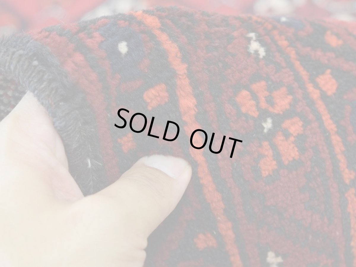 画像15: 良品 ペルシャ 部族絨毯 バルーチ 縦2m 横1.3m 2.7㎡ 〜3帖 リビング ダイニング 2〜3人掛けソファ センターテーブル サイズ 207 x 130 cm No.H12 天然 ウール 手織り トライバル ラグ 敷物 マット カーペット 幾何学模様 ヴィンテージ ビンテージ  b-H12-207130h003p (15)