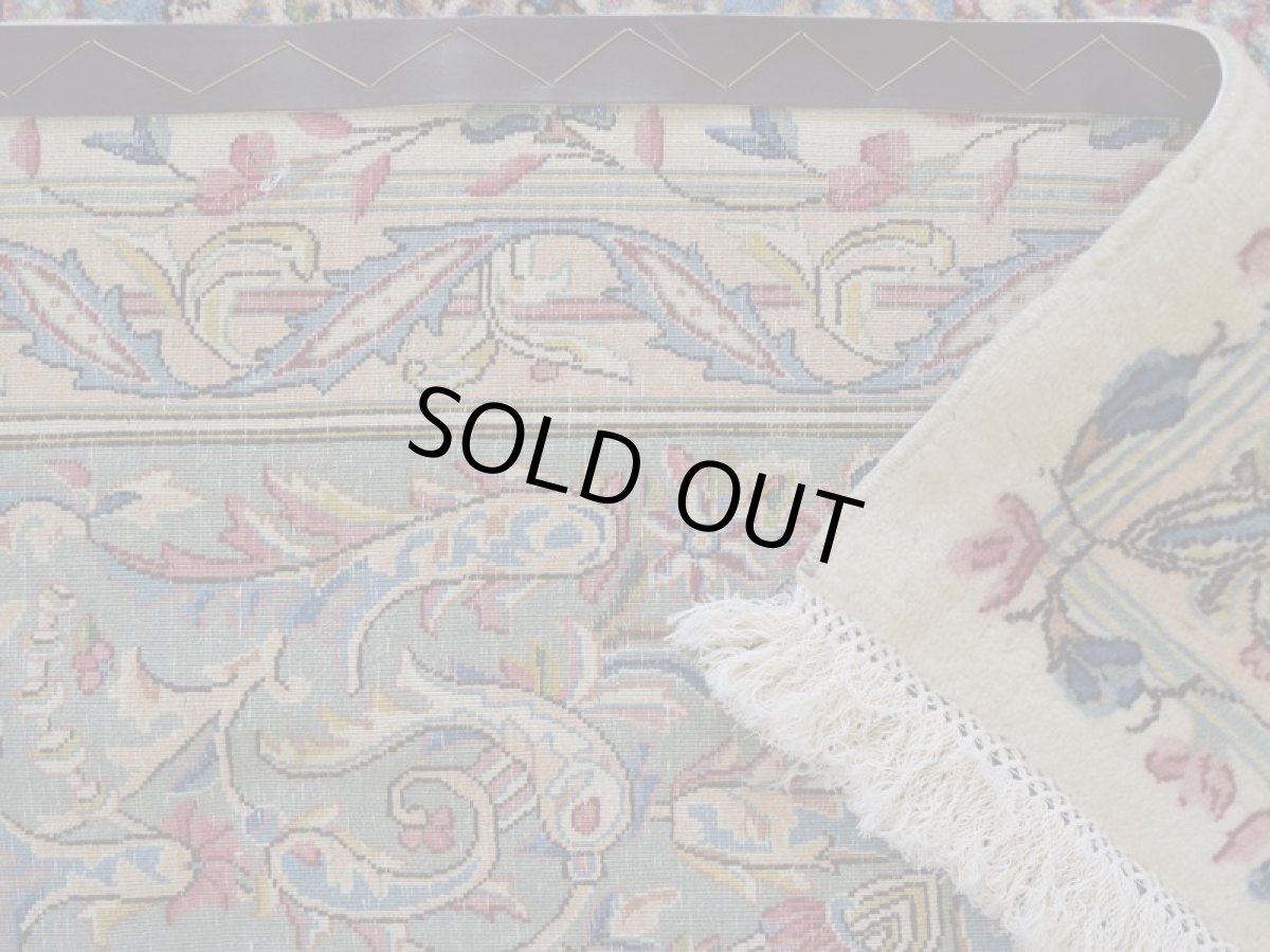 画像14: 美品 ペルシャ 絨毯 ケルマン 産 縦3.4m 横2.5m 8.5㎡ 6帖 リビング ダイニング 客室 3人掛けソファ コーナーソファ 大判 サイズ 338 x 250 cm No.256 天然 ウール 手織り ハンドメイド ラグ マット カーペット 生成り色 エメラルドグリーン 大きなお部屋に 中古品に抵抗のある方にもお勧めです (14)