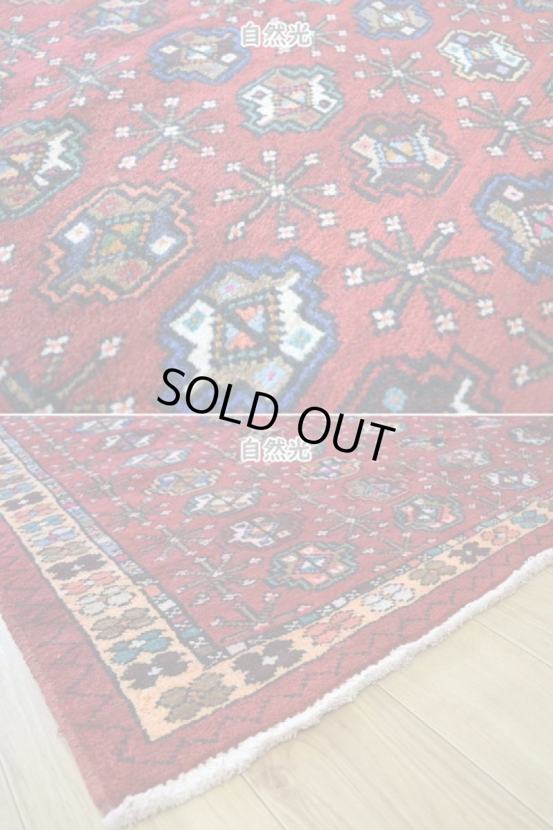 画像8: 良品 ペルシャ 部族絨毯 トルクメン 縦2m 横1.2m 2.2㎡ 〜3帖 リビング ダイニング 2〜3人掛けソファ センターテーブル サイズ 195 x 112 cm No.Z141 天然 肉厚 ウール 手織り トライバル ラグ 敷物 マット カーペット 幾何学模様 ヴィンテージ ビンテージ  赤 カラフル パステルカラー マルチカラー b-z141-195112h57-001 (8)