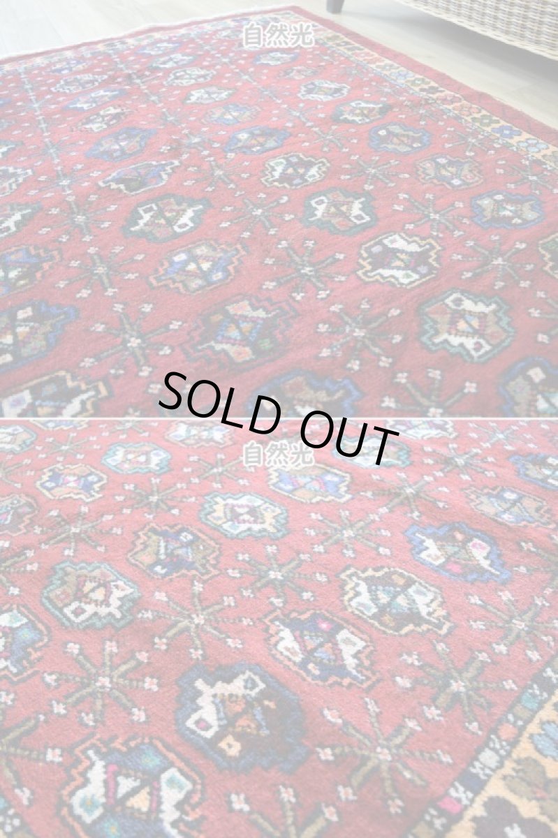 画像6: 良品 ペルシャ 部族絨毯 トルクメン 縦2m 横1.2m 2.2㎡ 〜3帖 リビング ダイニング 2〜3人掛けソファ センターテーブル サイズ 195 x 112 cm No.Z141 天然 肉厚 ウール 手織り トライバル ラグ 敷物 マット カーペット 幾何学模様 ヴィンテージ ビンテージ  赤 カラフル パステルカラー マルチカラー b-z141-195112h57-001 (6)